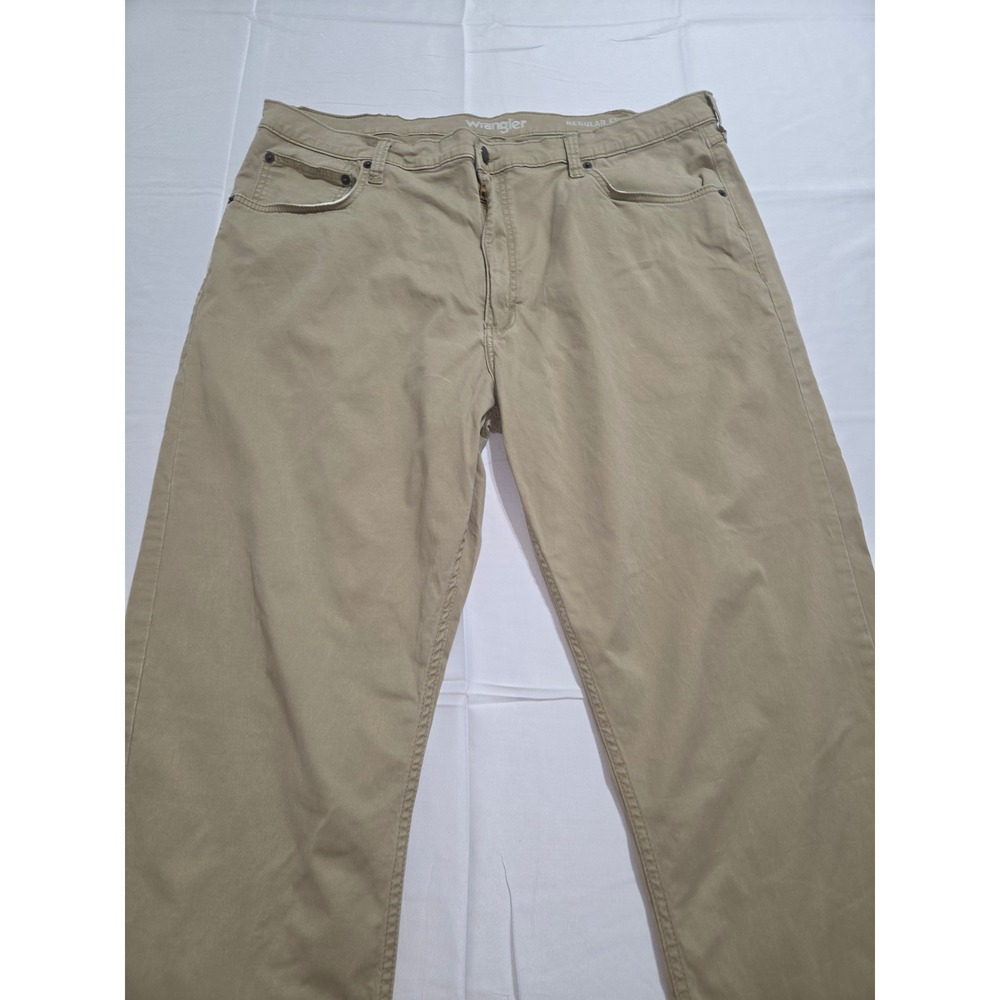 Wrangler Regular Fit Khaki Tan Straight Leg Pants Mens 40x30 MGW25FA